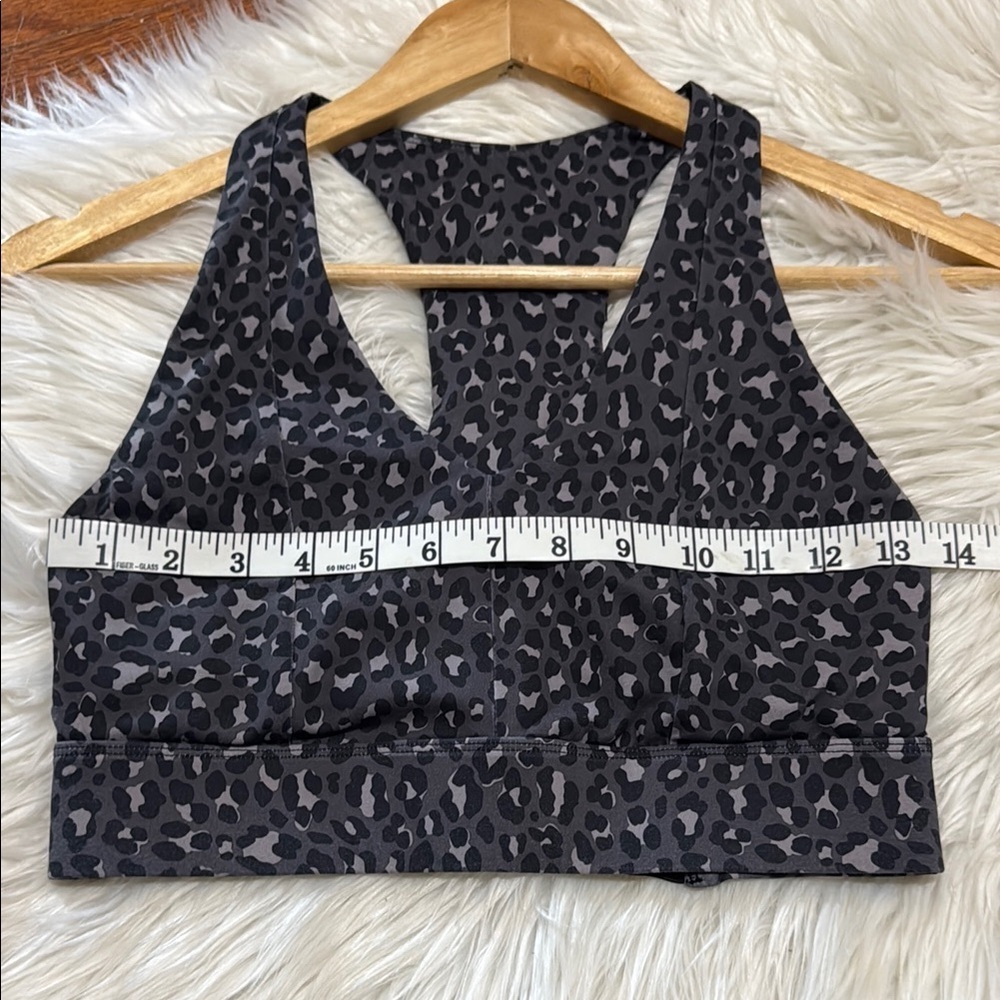 On-The-Go Midi Medium Impact Sports Bra - Picture 13 of 13